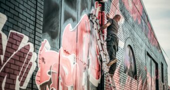Токаев поручил принять меры против граффити в городах Казахстана