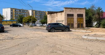 Дорога в режиме ожидания: жители Актау с прошлого года ждут асфальт