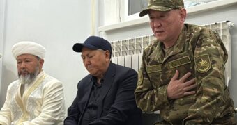 Министр обороны встретился с семьями погибших в Мангистау