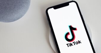 Двух казахстанок арестовали на пять суток за нецензурную брань в TikTok