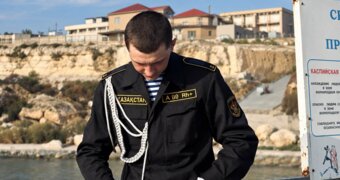 «Он не готов рассказывать»: что известно о третьем выжившем в трагедии на Каспии