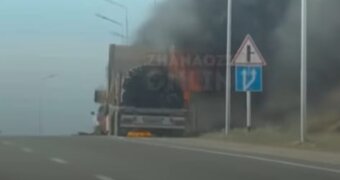 Грузовик загорелся на проезжей части в Мангистау