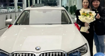 В Китае начальница подарила сотрудникам BMW, чтобы они не мерзли по дороге на работу