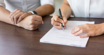С 12 октября казахстанцам дадут 14 дней, чтобы передумать после оформления кредита