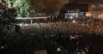 После давки на концерте Кайрата Нуртаса организаторов доставили в полицию