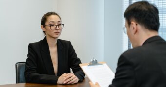 Заученные ответы и боязнь ошибок: эксперт назвала главные промахи соискателей на собеседованиях