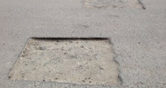 Ремонт дороги в 31А микрорайоне Актау оказался в плену организационных вопросов