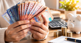 Два казахстанца с одинаковой зарплатой получат разные пенсии — ЕНПФ объяснил, почему
