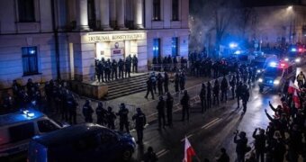 В Польше заговорили о госперевороте — президент срочно вернулся в страну