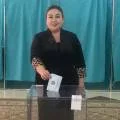 В Мангистау проголосовала победительница конкурса «Лучший педагог-2022»