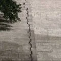 Трещина в жилом доме Актау напугала жильцов
