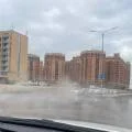 Дорогу затопило: порыв теплосети попал на видео в Актау