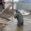 Спасатели из Мангистау откачали 4,5 тыс кубометров воды в подтопленных районах Актюбинской области