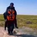 Спасение мужчины в районе поселка Кульсары сняли на видео