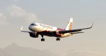 В салоне самолета рейса Астана-Актау произошло возгорание