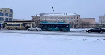 На какой резине ездит общественный транспорт в Актау?