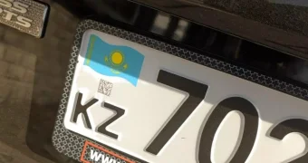 В Актау водителя лишили прав на год за подложные автономера