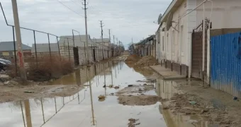 Запишитесь на откачку воды! Подтопление домов и улиц еще не ликвидировано в Мунайлинском районе