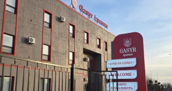 В Актау продолжается скандал вокруг школы «Gasyr Lyceum»