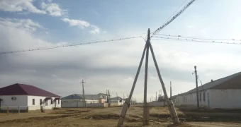 Поборы и запугивание школьников поставлены на поток – жители села Акжигит