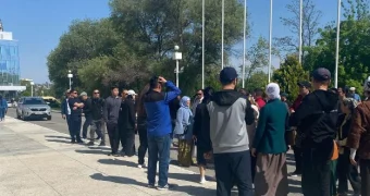 В Актау обманутые дольщики требуют встречи с акимом региона