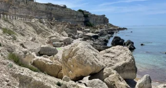 Город без пляжей: искупаться в море в разрешённом месте запретили в Актау