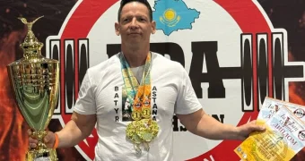 Спортсмен из Актау завоевал две золотые медали на чемпионате Азии по силовым видам спорта