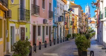 Стабильность и безопасность: почему казахстанцы выбирают ВНЖ в Европе