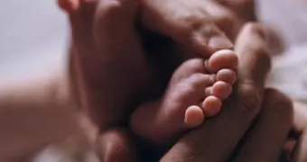 В Казахстане годы ухода за ребёнком будут засчитывать в стаж и отцам