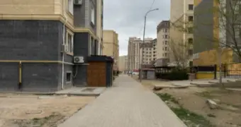 Обещали поставить скамейки - ждём второй год