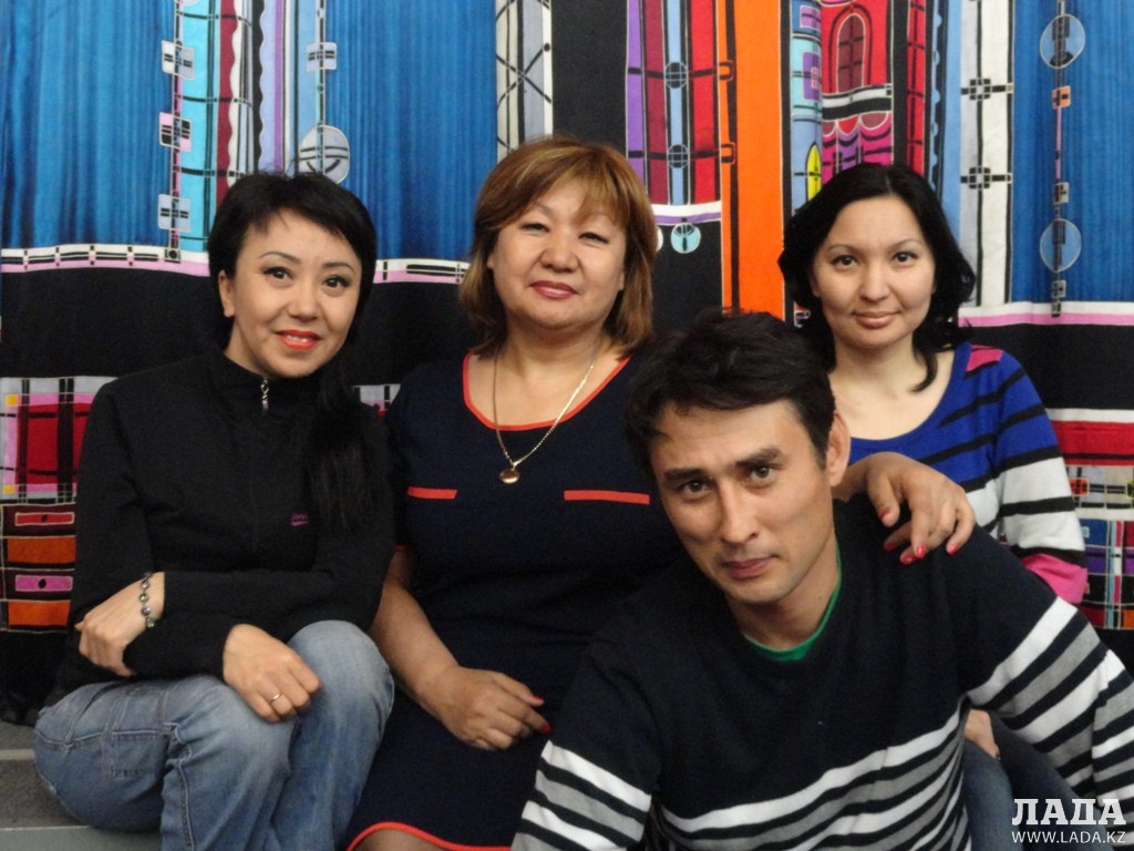 Актеры театра «Алакай» из Актобе. Фото автора