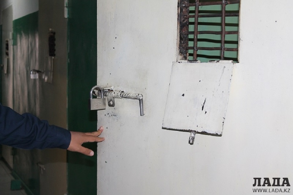 Задержанную «целительницу» водворили в изолятор. Фото из архива «Лады»