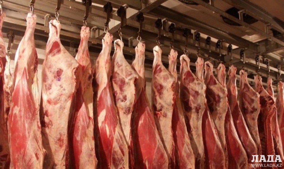 Все мясо на рынках Актау привозное