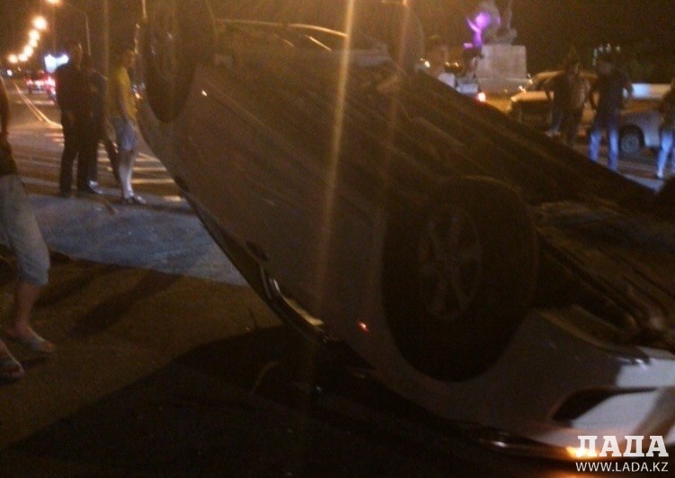 В результате ДТП Hyundai оказался на лопатках. Фото Н. Гамзина