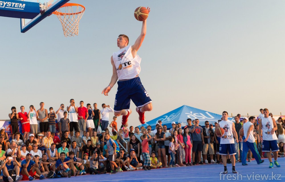 Выступление баскетболистов на Aktau Open Fest 2014