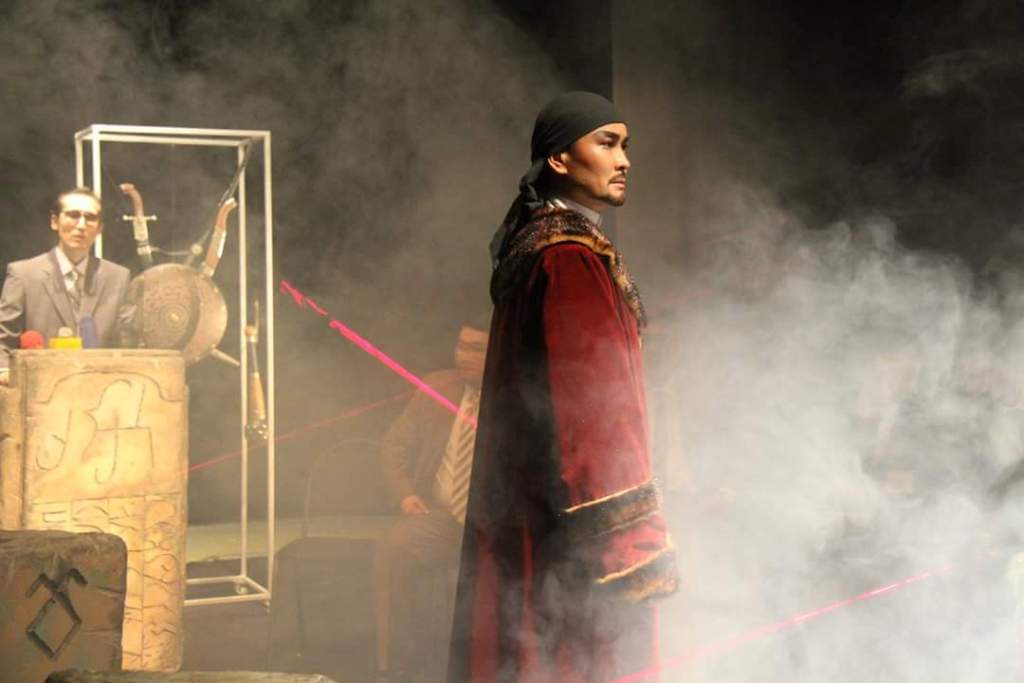 Фрагмент из спектакля «Абылай хан». Фото предоставлено театром
