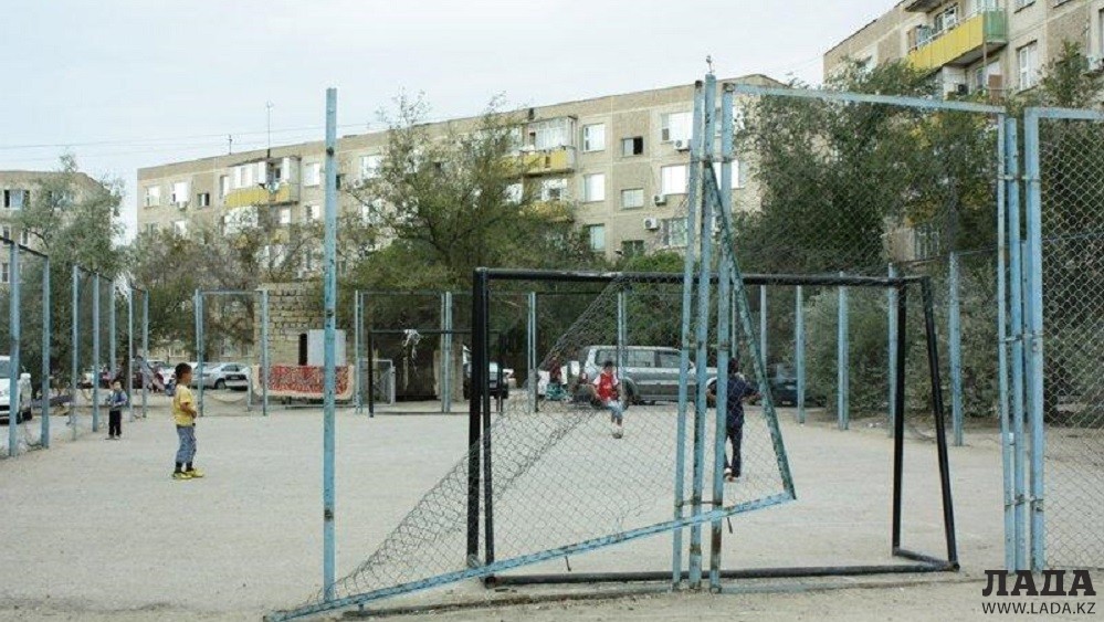 Футбольное поле в Актау