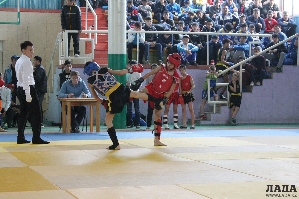 Соревнования в разделе саньда. Фото автора