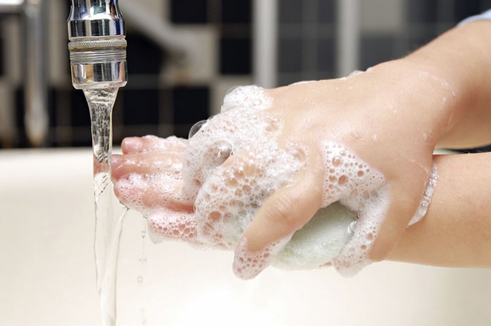 Врачи советают чаще мыть руки. Фото chepetsk.ru