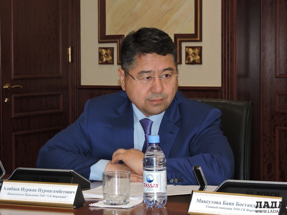 Нуржан Алибаев на совещании в акимате. Фото автора