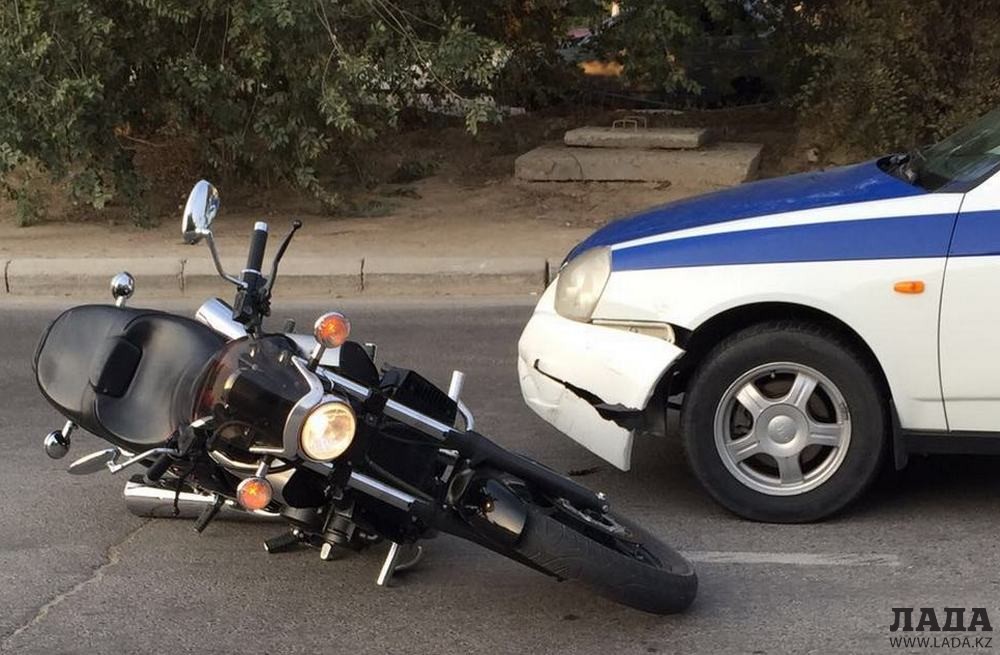 Лишился мотоцикла. Мотоциклистов могут таранить полицейские. Правда ли что полиция может таранить мотоциклы. Можно ли полицейским таранить мотоциклы. Можно ли таранить мотоцикл полицейским