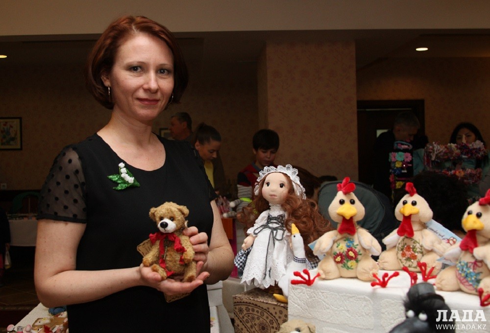 Светлана Сарбитова создает кукол своими руками