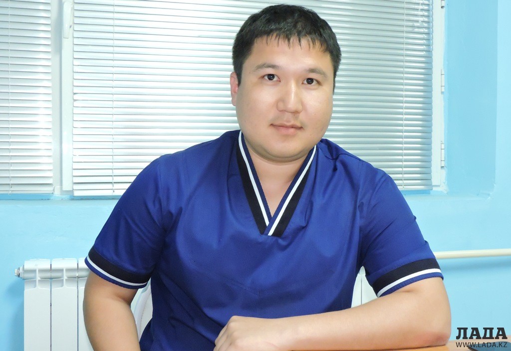 Жанибек Туймебаев, травматолог-ортопед МОБ. Фото автора