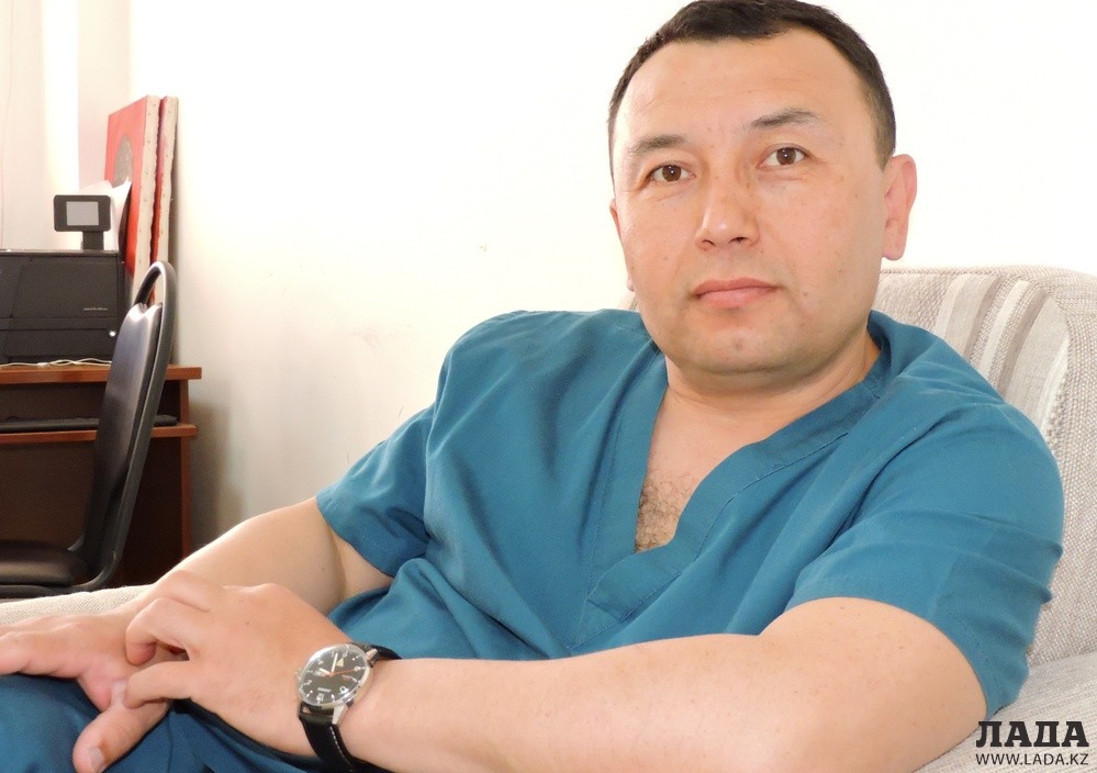Ермагамбет Куатбаев, руководитель отдела кардиохирургии Национального научного кардиохирургического центра. Фото автора