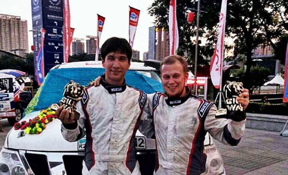 Алексей Мун и Кирилл Черненков. Фото с официального аккаунта клуба Aktau MotorSport в Instagram