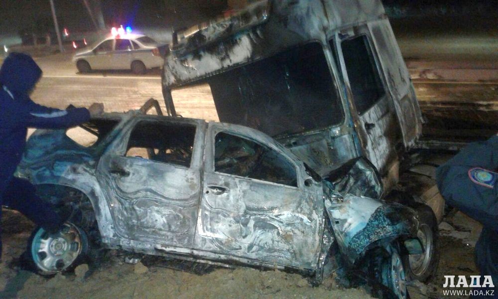 Автомобили сгорели до приезда пожарных
