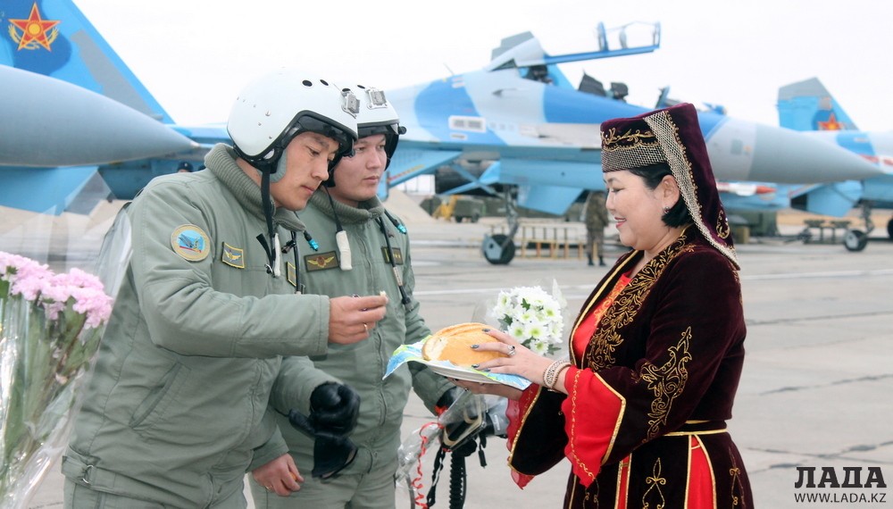 День ввс в казахстане. День ввс в казахстане. День ввс казахстана. Ввс казахстана эмблемы. День ввс в казахстане.