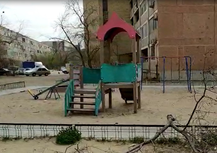 В Актау опустели детские площадки.