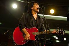 15 августа исполняется 30 лет со дня гибели легендарного рок-музыканта, солиста культовой группы "Кино" Виктора Цоя.