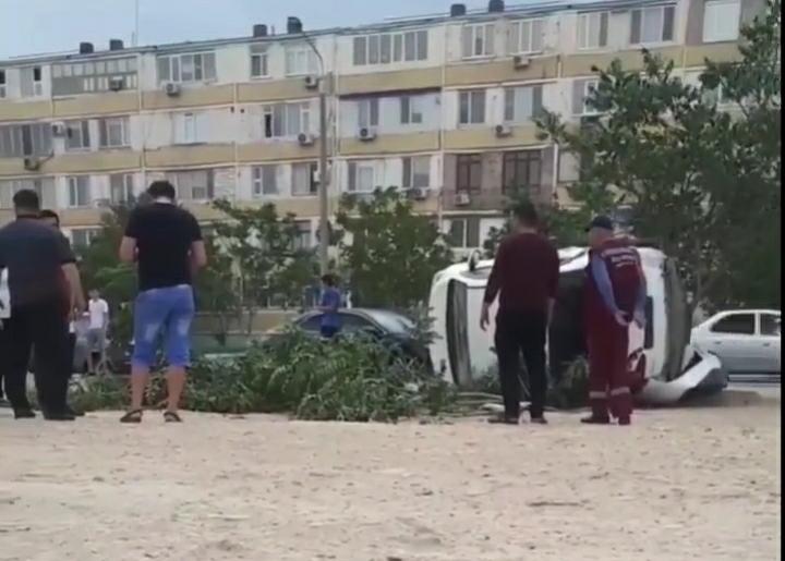 В кирове перевернулся автомобиль В кирове перевернулся автомобиль